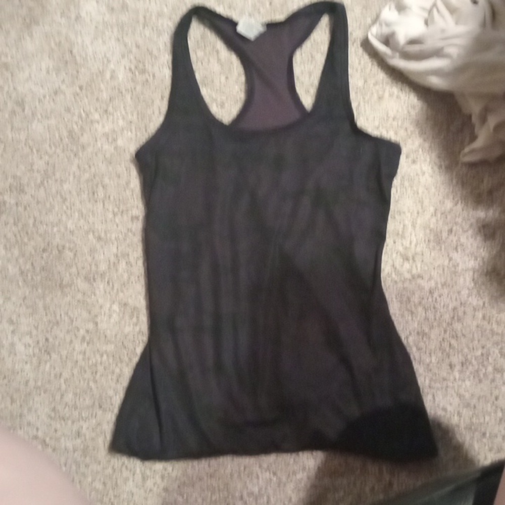Black exercise tanktop